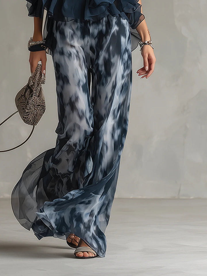 Conjunto de Top Halter de Chifón en Azul Marino y Pantalones Anchos Imprimidos