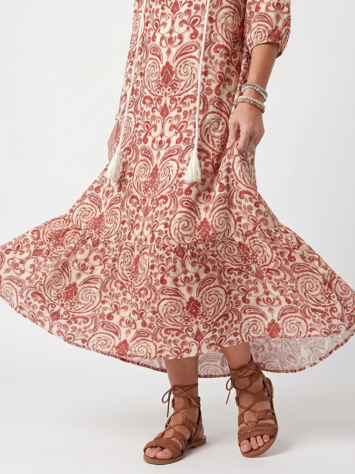 Noelle | Vestido Midi con Estampado Ornamental y Laços de Borlas