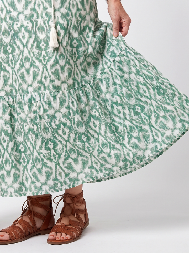 Ilara | Vestido Midi con Escote en V y Borlas