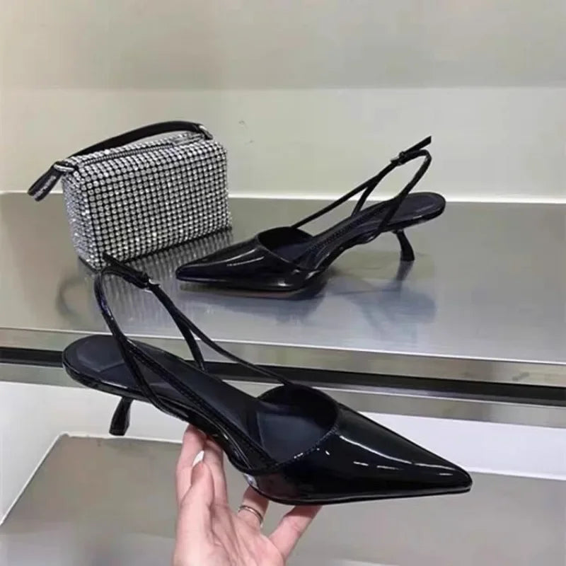 Madison | Tacones Bajos de Dama con Correa
