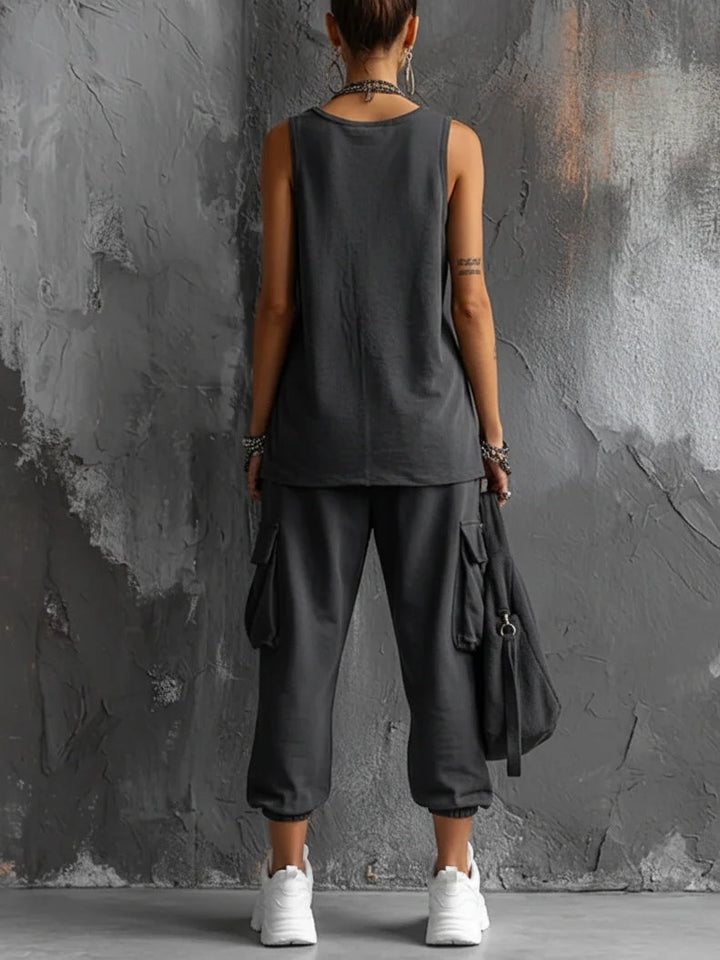 Conjunto Casual de Chaleco Gris Oscuro y Pantalones Cargo Jogger